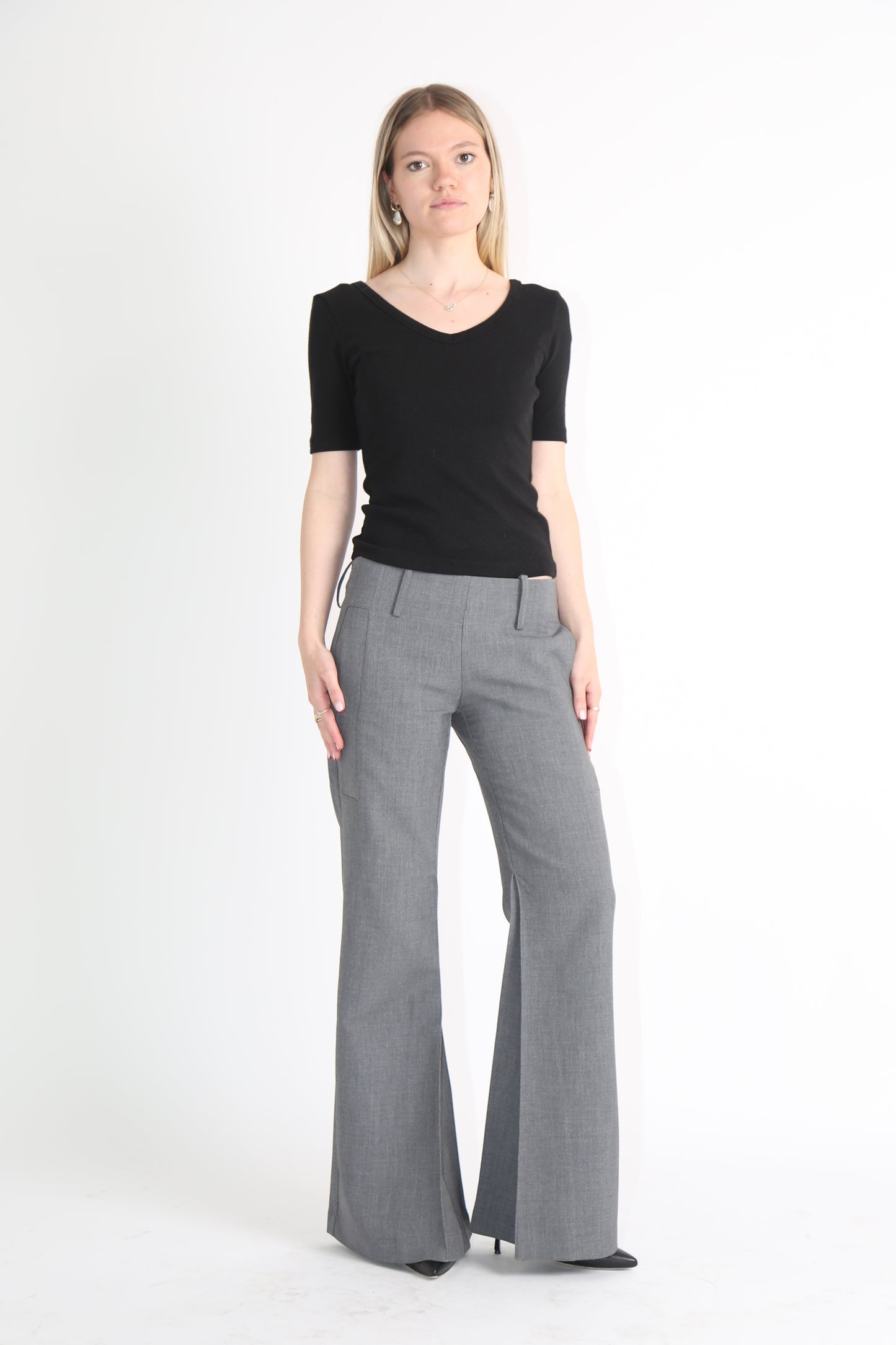 The 90s V-Neck Midsleeve Top