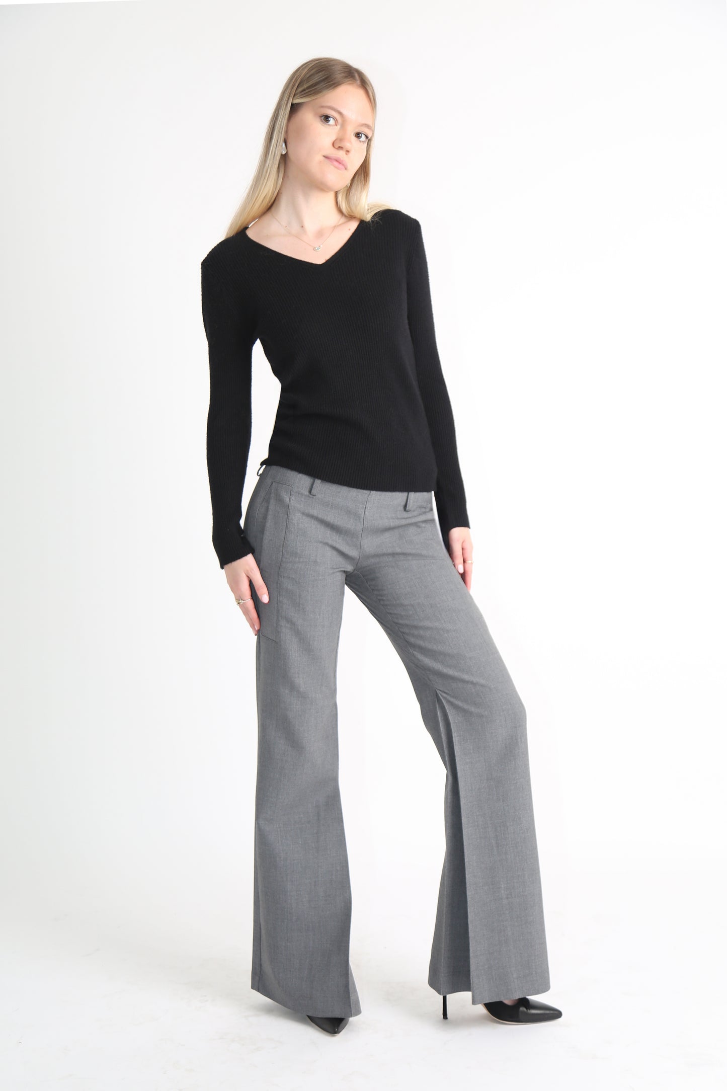 The Long Sleeve V-Neck Ribbed Knit